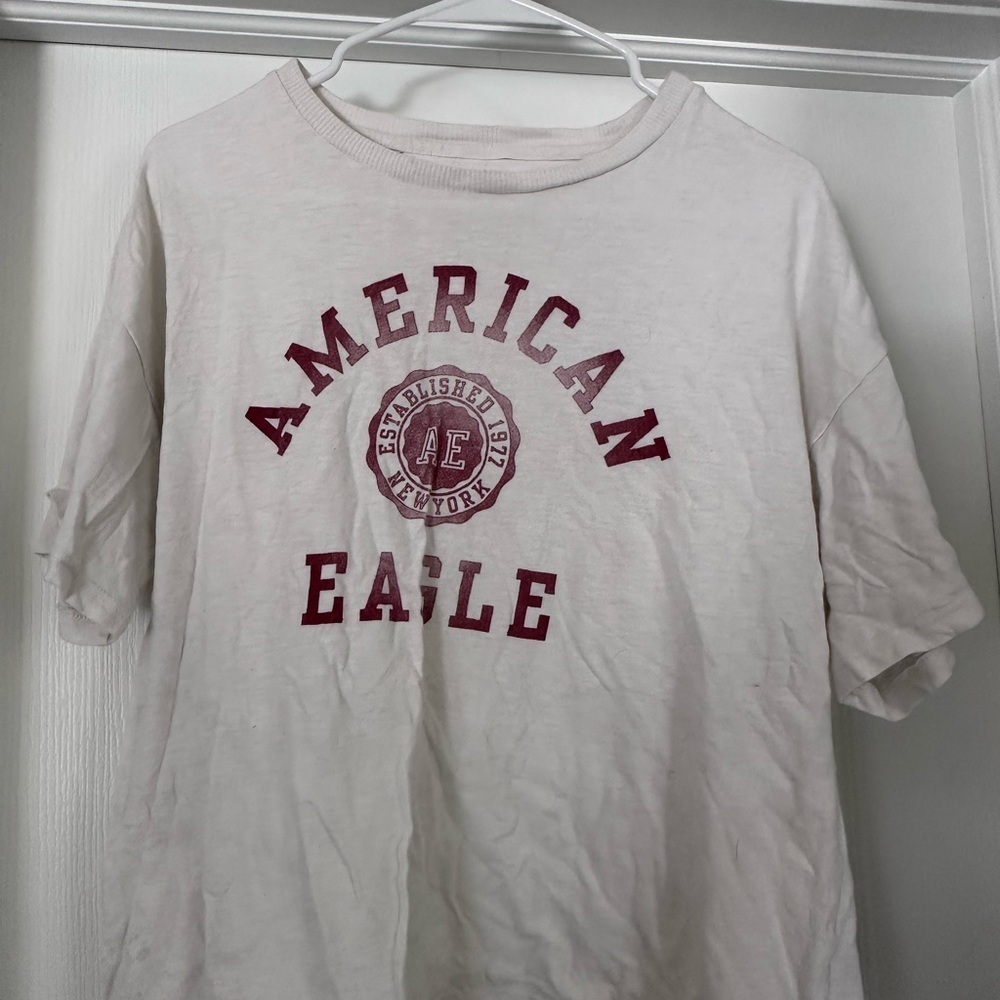 American Eagle Outfitters White and Red Graphic Tee